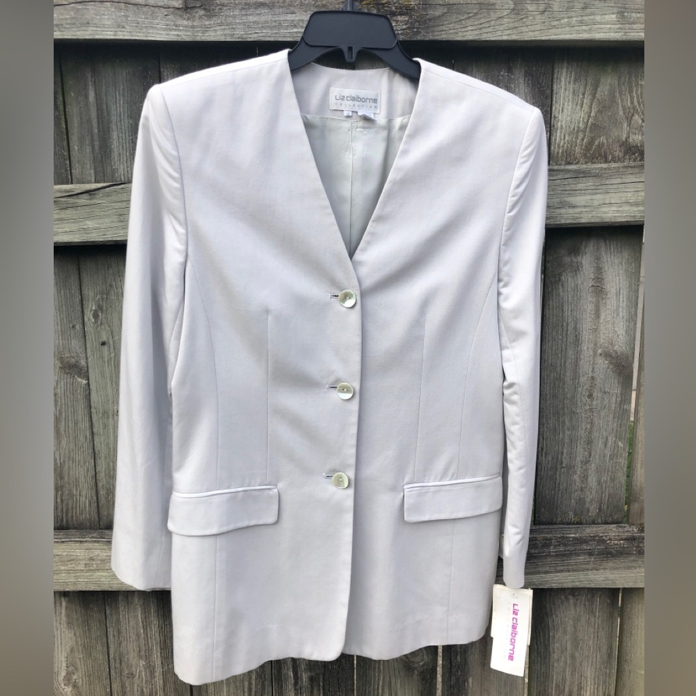Liz Claiborne collarless V-Neck Three-Button Blazer